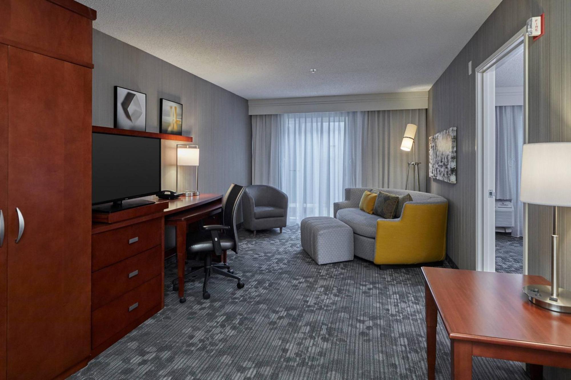 Courtyard By Marriott Eugene Springfield Hotel Exterior photo