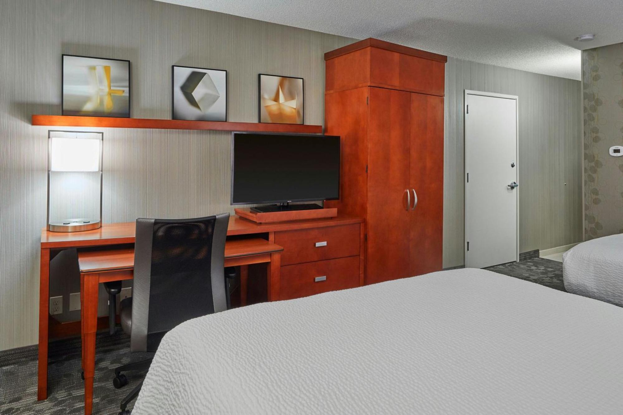 Courtyard By Marriott Eugene Springfield Hotel Exterior photo