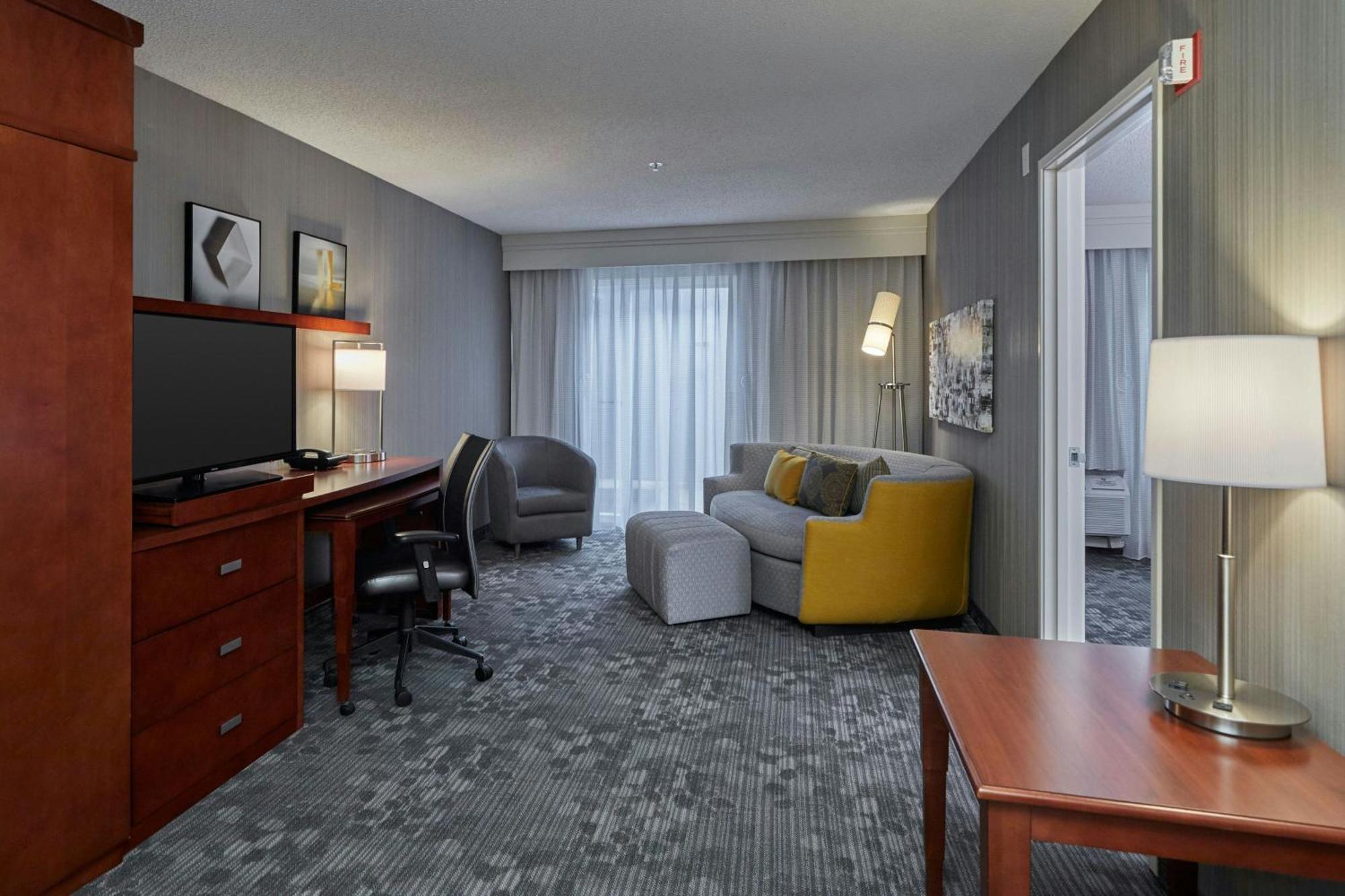 Courtyard By Marriott Eugene Springfield Hotel Exterior photo